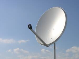 Antena satelitarna Famaval 90 LH, stal, jasna