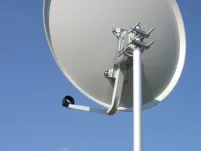 Antena satelitarna Famaval 90 LH, stal, jasna